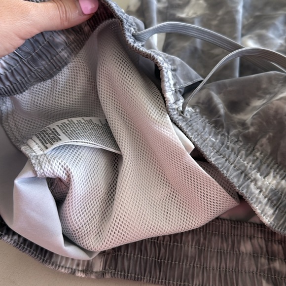 Vans Men's Small Gray/White All Over Tie Dye Vanphibian Hybrid Board Shorts - Picture 7 of 13